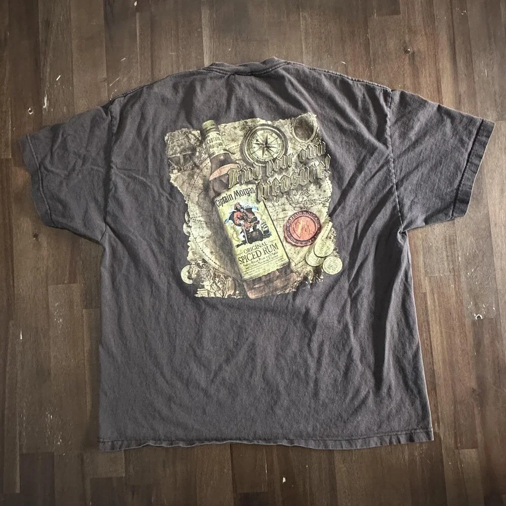Unknown vintage captain